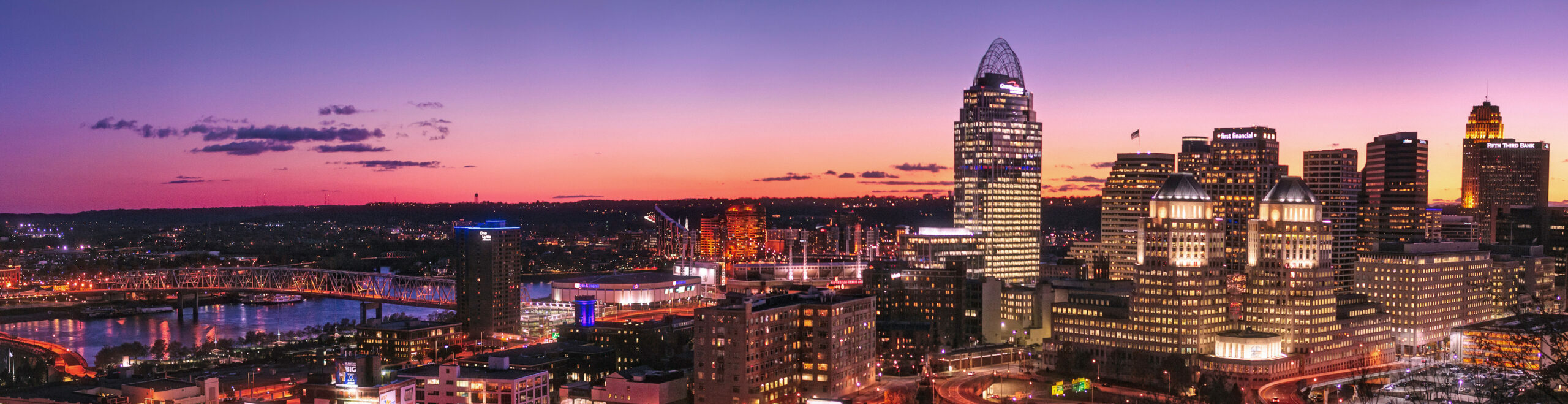 Cincinnati skyline at night.